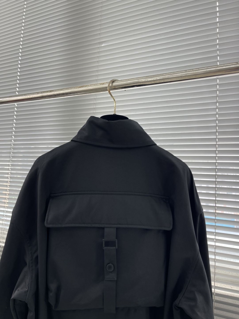 chr1st1an D10r outwear